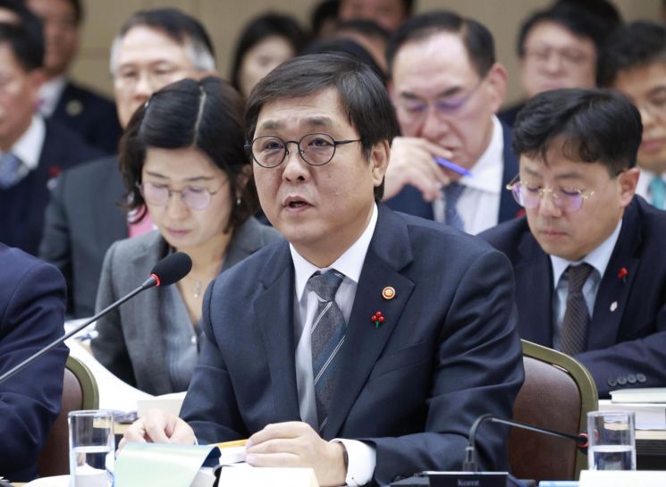 이 대통령 "K팝 대형 아레나 건설, 체육기금 포함 재원 검토"