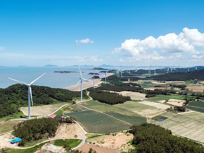 신안군 자은면에 위치한 육상 풍력기. 정승현기자