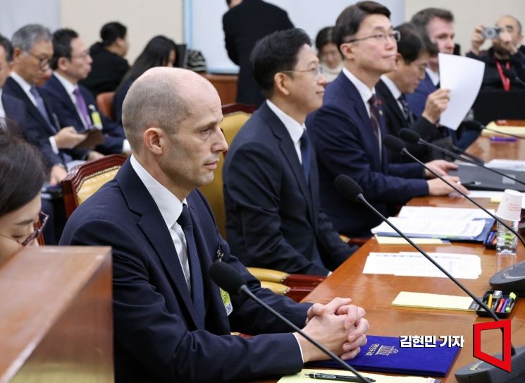 CEO 빠진 쿠팡 청문회…여야 합심 비판