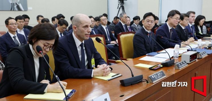 [포토] 청문회 발언하는 해롤드 로저스 쿠팡 대표