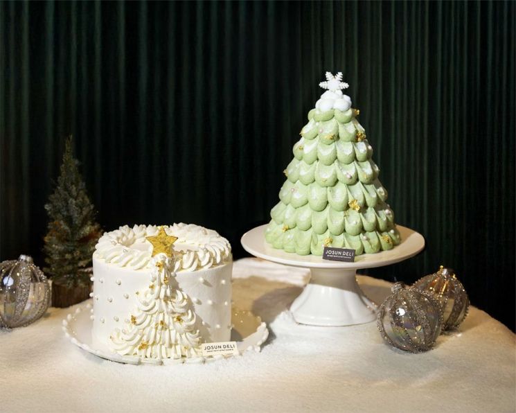 '혀보다 눈을 홀려야 산다' 50만원대도 등장…연말 디저트 전쟁 격화