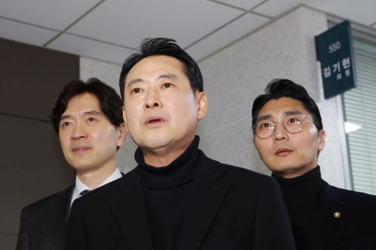 '로저비비에 피의자 입건' 김기현, 김건희특검 소환 불응(종합)