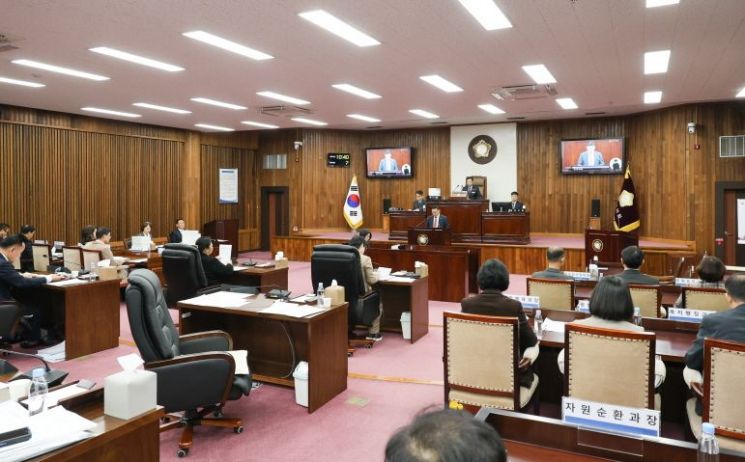 여주시의회, 제78회 정례회 마무리…2026년 예산 1조449억 확정