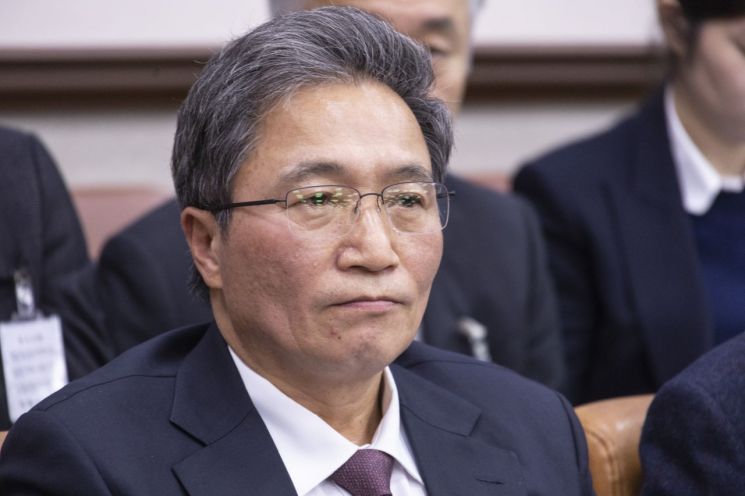 사무장 출신 박창진 "이학재, 공항 운영 기본적 이해 결여돼…일반인 같은 출입국 경험 없어서였나"