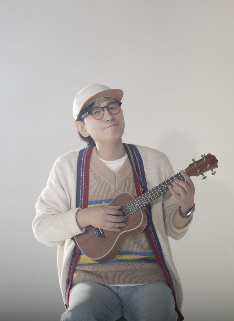 싱어송라이터 송시현, 10년 만에 신곡 '리슨' 발표