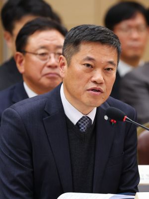 "해상풍력 비싼데 왜하죠" "핵연료 재처리하면 양이 줄어드나요" 송곳질문 쏟아낸 이 대통령