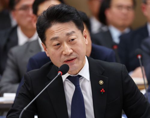 "해상풍력 비싼데 왜하죠" "핵연료 재처리하면 양이 줄어드나요" 송곳질문 쏟아낸 이 대통령