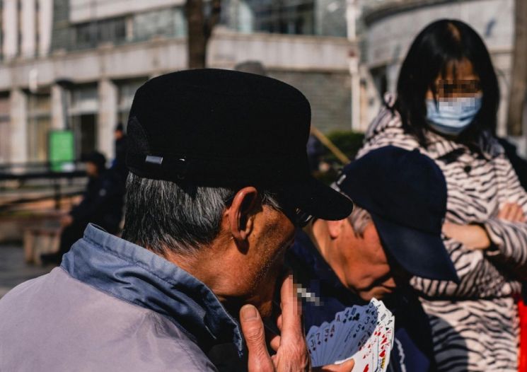 "4000원에 성매수하더니 결국" 노인 HIV 감염 폭증에 난리난 中