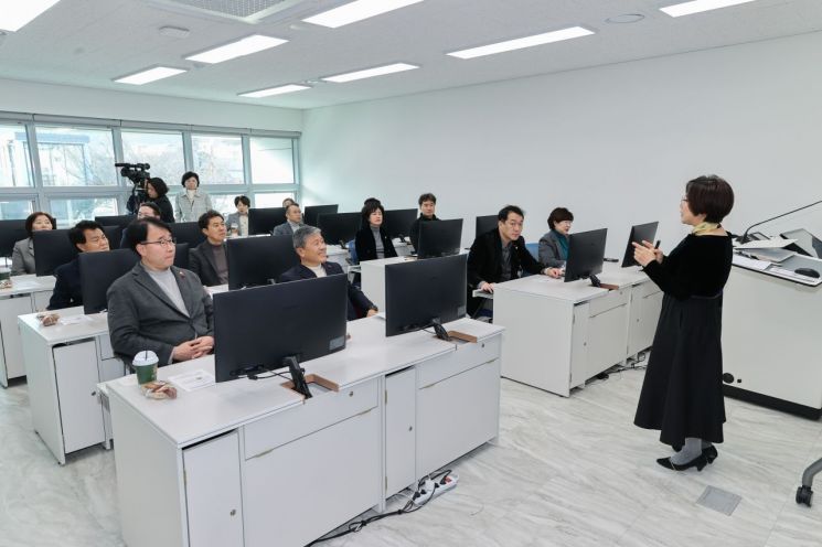 구미시의회, 디자인 플랫폼 및 AI 도구 활용 교육 실시