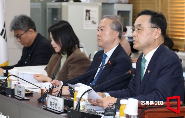 [포토] 고교학점제 관련 발언하는 차정인 위원장