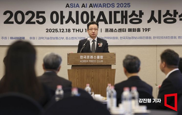 [포토] 심사평하는 이성엽 고려대 기술경영전문대학원 교수