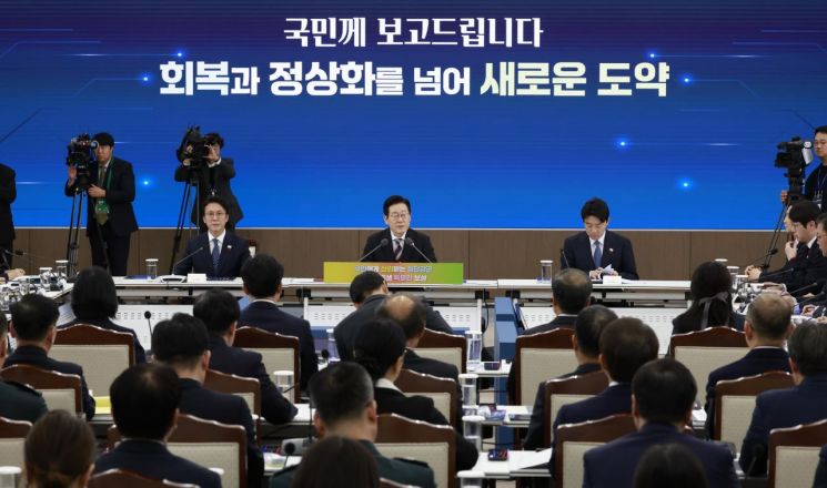 [시사쇼]박원석 "대통령이 지방선거 판 중심에 떠오르고 있다"