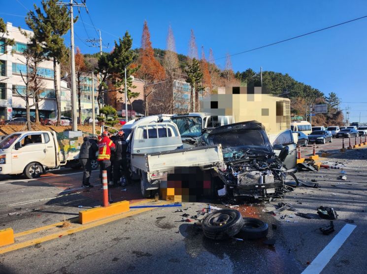 창원 도계광장 사거리서 12중 추돌 … 15명 경상