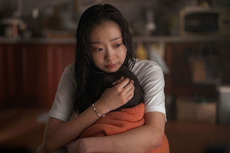 '대홍수', 기술은 차올랐지만 서사는 가라앉았다[슬레이트]