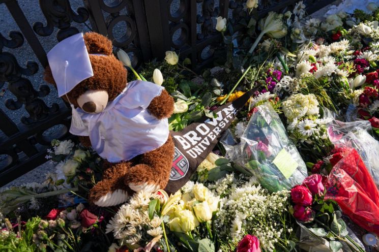 미궁에 빠진 美 브라운대 총격사건…트럼프 "변명 여지 없다" 직격