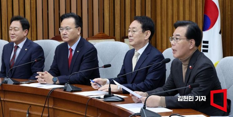 [포토] 송언석 "與, 내란재판부 설치법 즉각 철회해야"