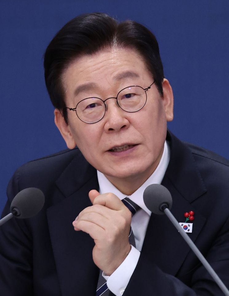 '금융권 이너서클' 지적한 李대통령 "방치할 일 아냐"…'공적 기능 부족'도 질타