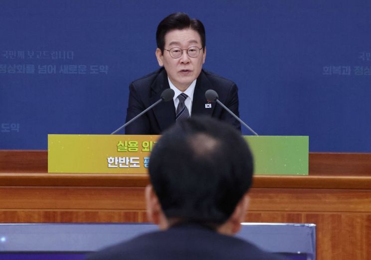 '불합리한 관성' 건드린 李대통령…'초코파이 사건'·'생리대 가격'·'교통범칙금 차등'