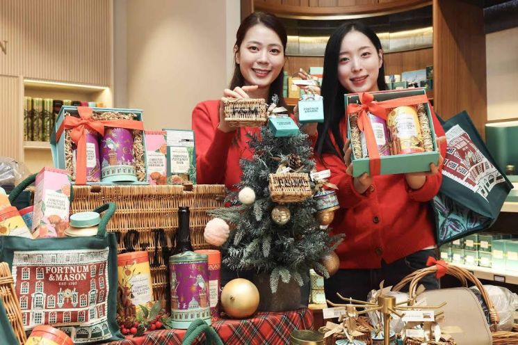 신세계百, 연말 크리스마스 F&B 특집 행사 진행