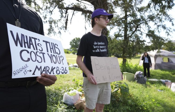 "무상버스·무상교육"...내년 선거 '감당 가능한 생활비' 전략 띄운 맘다니, 트럼프 발목 잡나