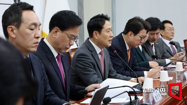 [포토] 장동혁 "반민생 경제정책, 겨울철 서민 고통 키우는 주범"