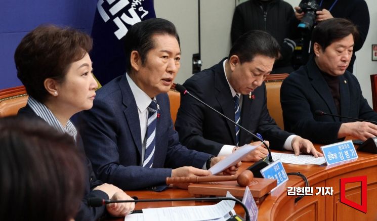 [포토] 정청래 “통일교 특검, 못 받을 것도 없다”