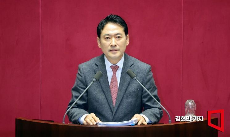 [포토] '재수정' 내란재판부법 본회의 상정…장동혁 필버 첫 타자로