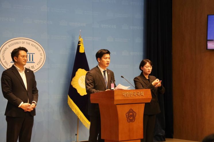 민주당 광주시당 ‘여성특구’ 결정에 당내 반발…최고위 안건 반려