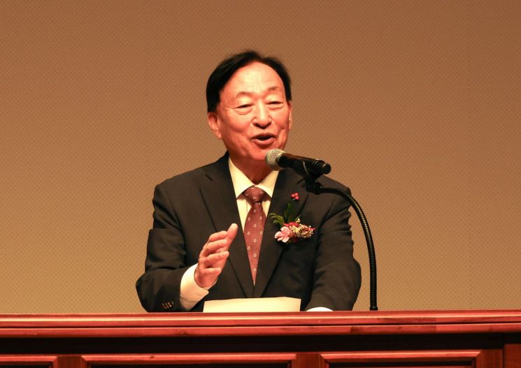 설동호 대전교육감 "졸업은 인생의 마침표가 아니라 새로운 출발선"