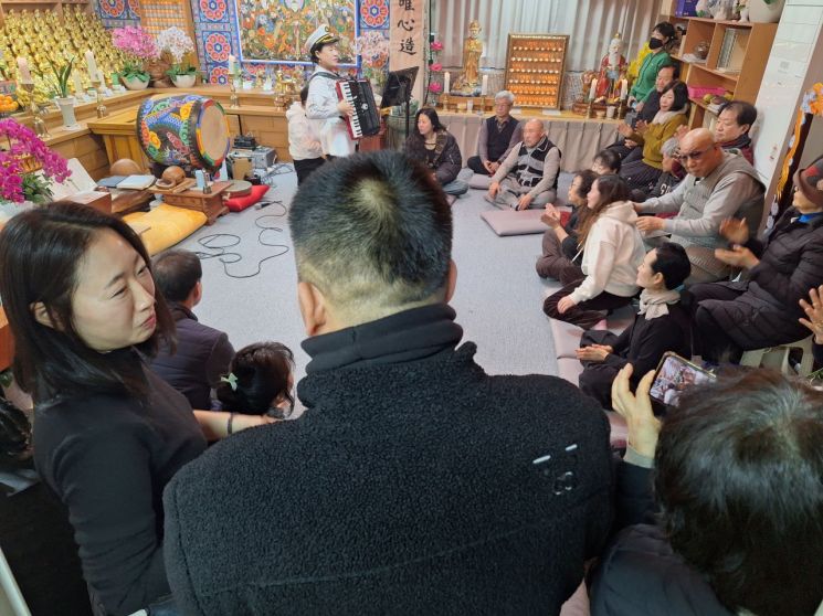 [현장]"애동지 속설보다 깊은 자비의 정"…대구 법륜사, 눈물과 선율로 채운 동지법회