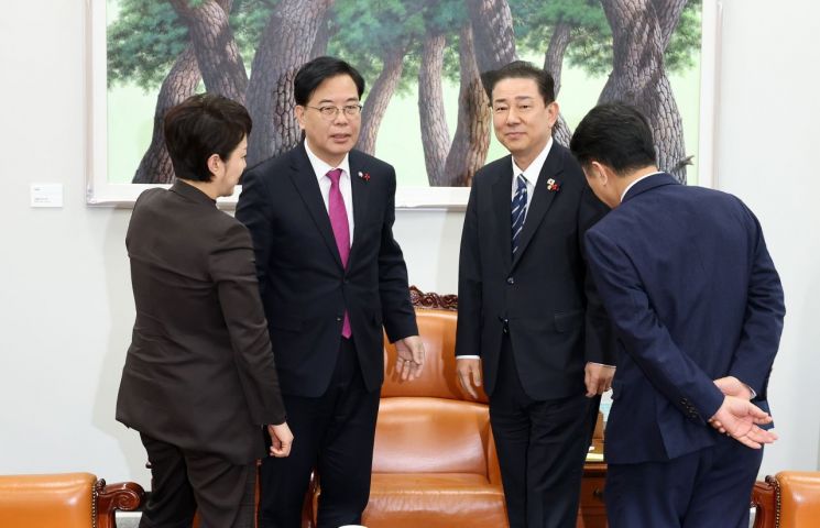 여야 '통일교 특검법' 급물살…각자 발의 후 협의키로