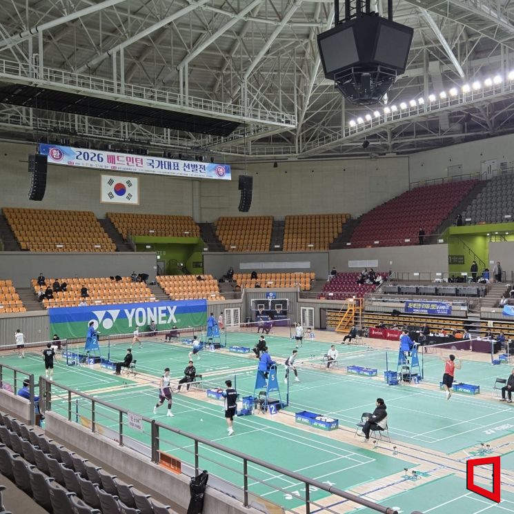 태극마크의 문, 상주가 연다