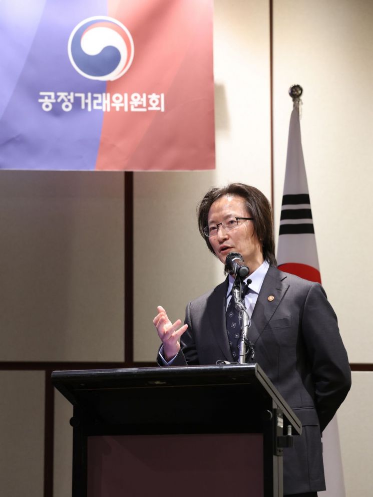 대기업 총수 일가, 지주사 체제 밖에서 계열사 지배 여전 