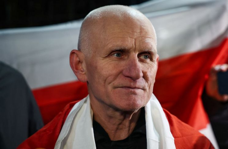 "8시간 강제노동, 독방보다 낫더라"…'유럽 마지막 독재자'에 저항하던 운동가 석방 소감