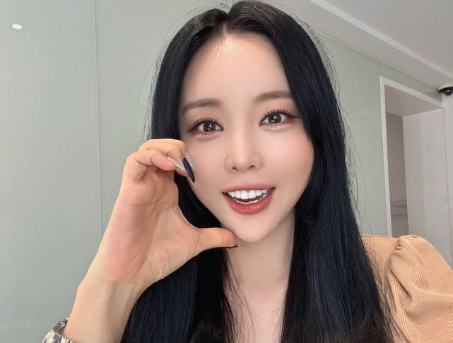 '주사이모와 찰칵' 알려지자…홍진영 "12년 전 사진, 기억조차 없어"