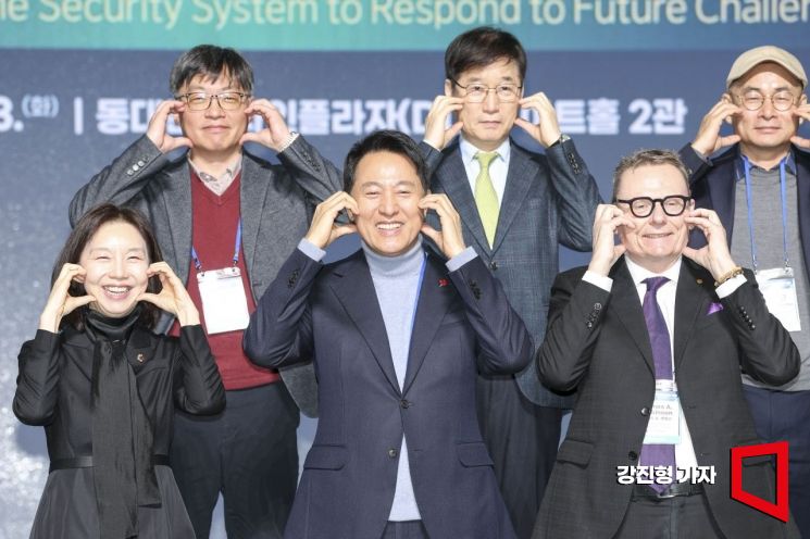 '명태균 의혹' 오세훈 측, 첫 재판서 "지방선거 후 재판해달라"