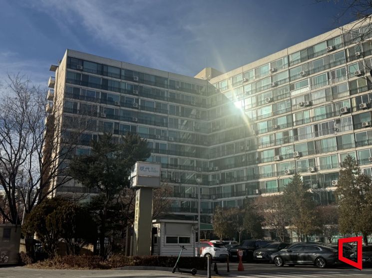 [단독]DL이앤씨도 압구정에 홍보관 연다…4·5구역 수주 준비[부동산AtoZ]