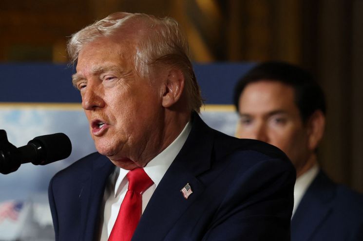 트럼프 "마지막 기회" 마두로에 최후 통첩…러, 베네수서 외교관 가족 대피