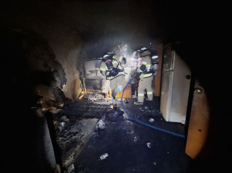 창원 산호동 주택서 화재 … 1명 사망·1명 중상