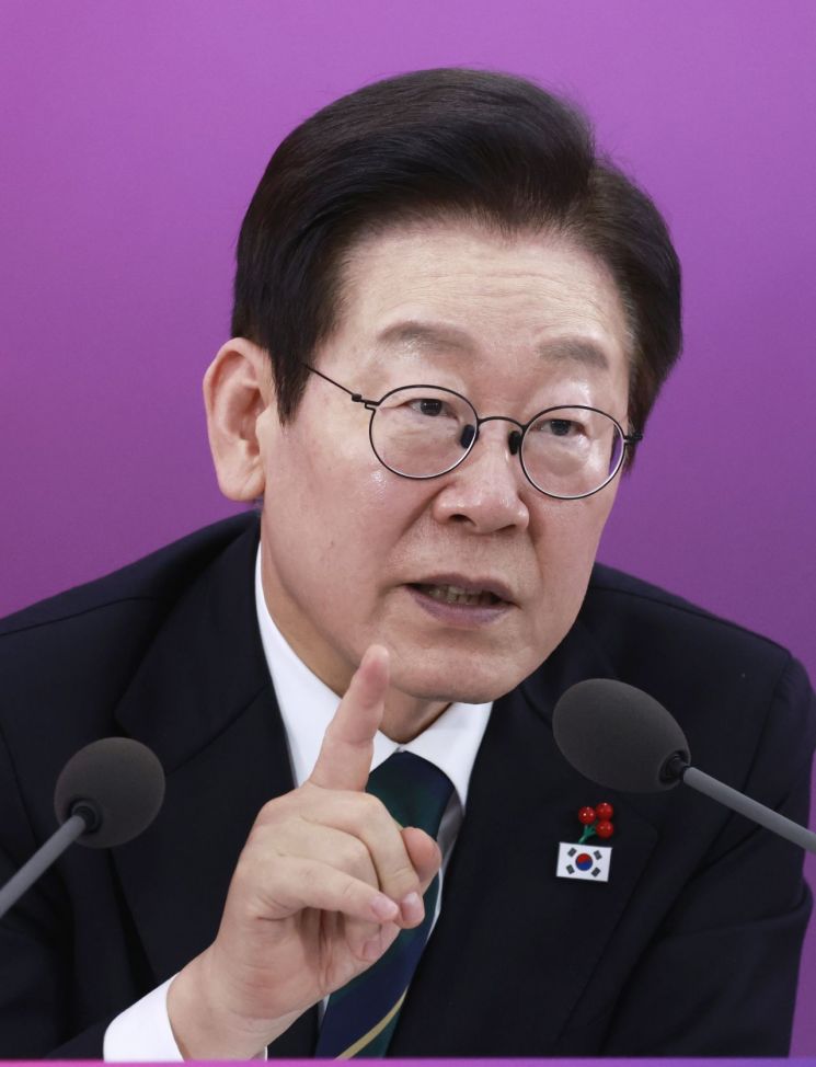 李대통령, 불법조업 中어선에 "강력 제재해야…벌금도 올려야"