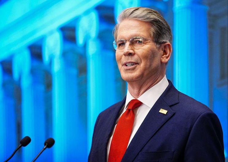 美 재무 "인플레 2% 복귀 후 Fed 목표치 재검토 필요"