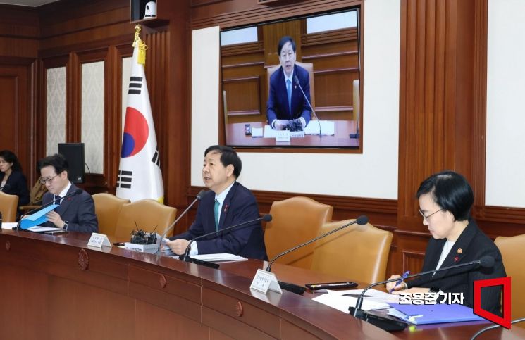 [포토] 경제관계장관회의에서 발언하는 구윤철 부총리