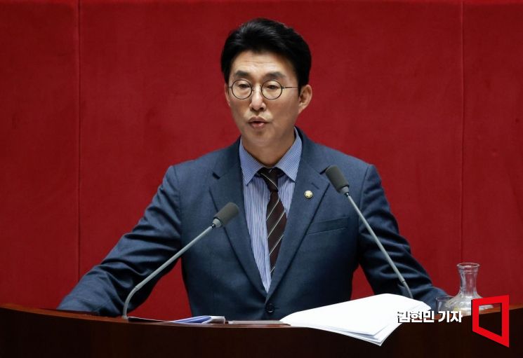 [포토] 정보통신망법 무제한 토론하는 노종면 의원