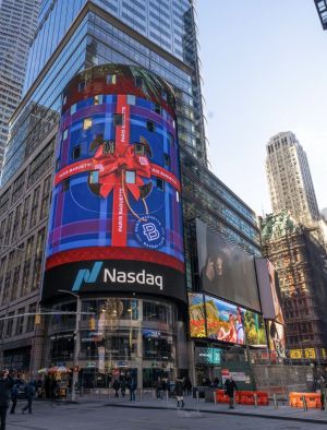 美 타임스퀘어 전광판 '파리바게뜨 크리스마스' 케이크 등장