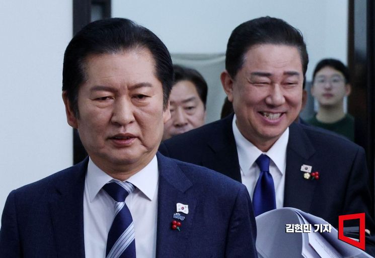 [포토] 최고위 참석하는 정청래-김병기