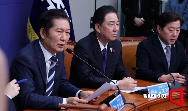 [포토] 정청래 "2차 종합특검 곧 추진…내란 잔재 끝까지 청산"