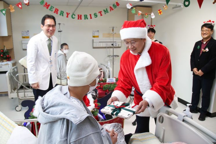 '로돌프' 등장에 소아청소년암 환자가 웃었다