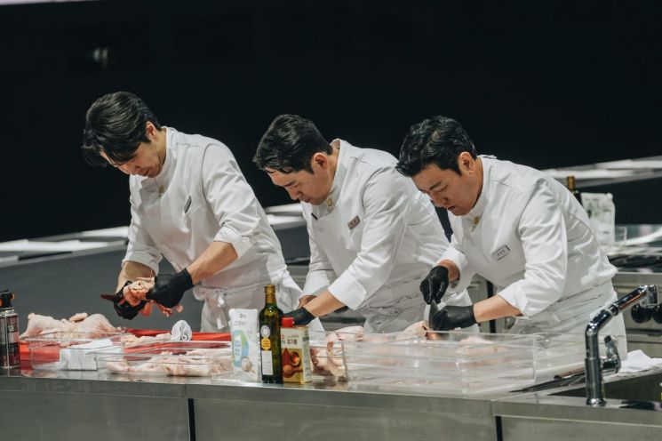 대홍수·흑백요리사2, 넷플릭스 비영어 영화·TV 동시 1위