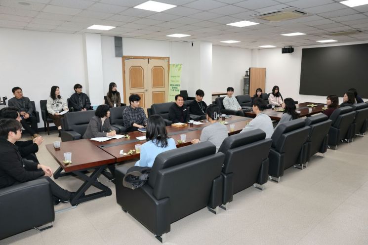 "시장님, 라떼는 말고요!"… 양산시, 저연차 공무원과 함께 소통 티타임 ‘Y-톡’ 개최