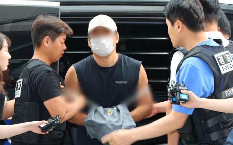 부모 폭행하다 말리던 형까지…일가족 3명 살해한 30대 무기징역